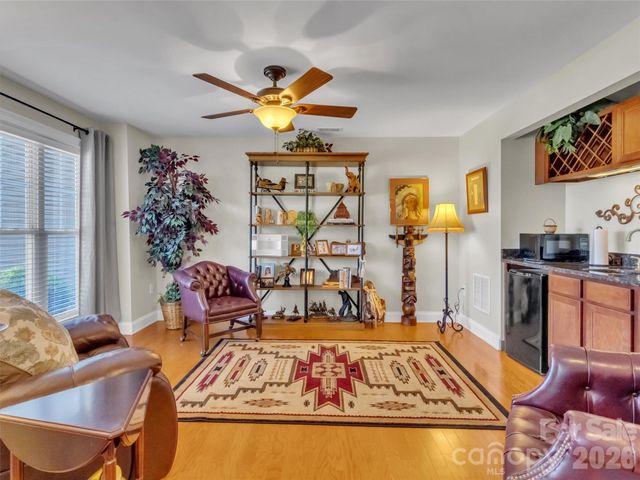 49 Kenai Trail, Waynesville, NC 28786