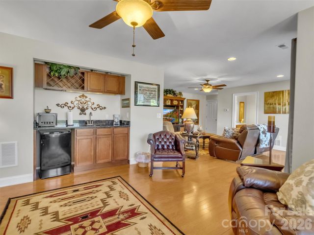 49 Kenai Trail, Waynesville, NC 28786