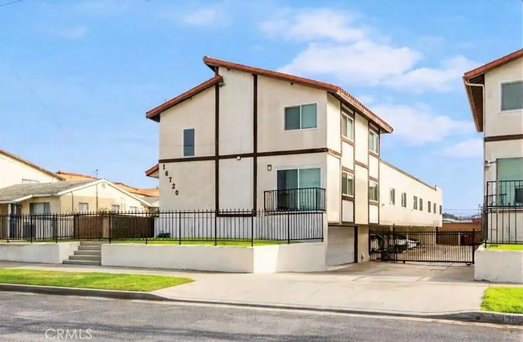 16720 S Dalton Ave, Gardena, CA 90247
