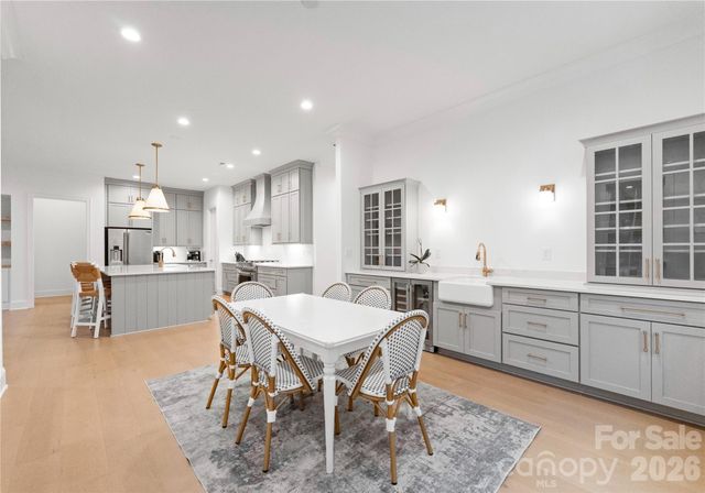 1527 St George Street, Charlotte, NC 28205