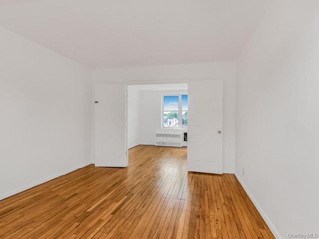 43 Bronx River Road 8A, Yonkers, NY 10704