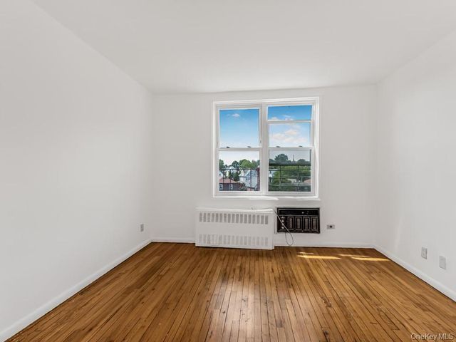 43 Bronx River Road 8A, Yonkers, NY 10704