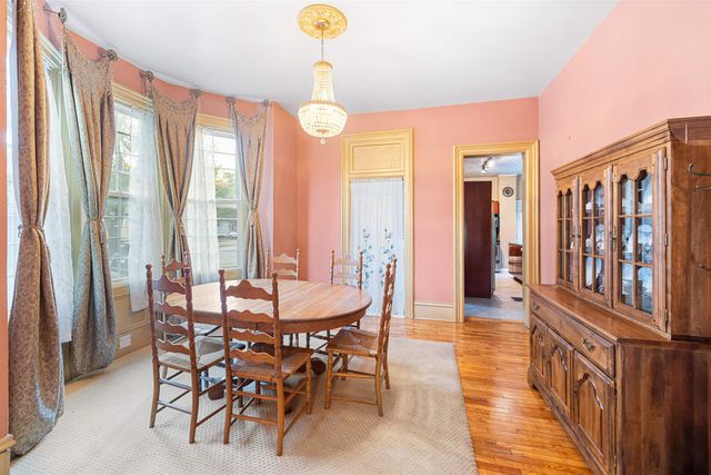 158 S 10th St, Salina, KS 67401