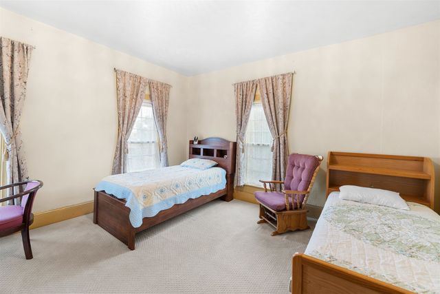 158 S 10th St, Salina, KS 67401