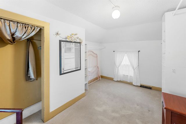 158 S 10th St, Salina, KS 67401