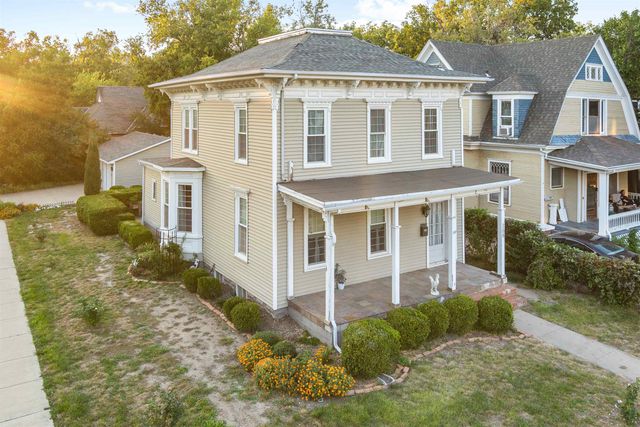 158 S 10th St, Salina, KS 67401