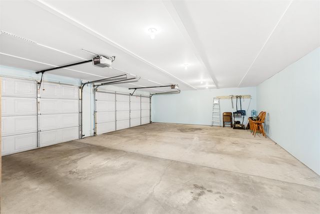 158 S 10th St, Salina, KS 67401