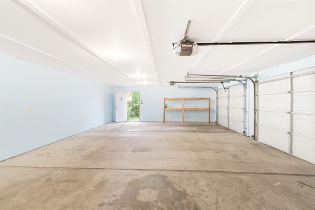 158 S 10th St, Salina, KS 67401