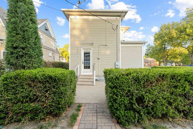 158 S 10th St, Salina, KS 67401