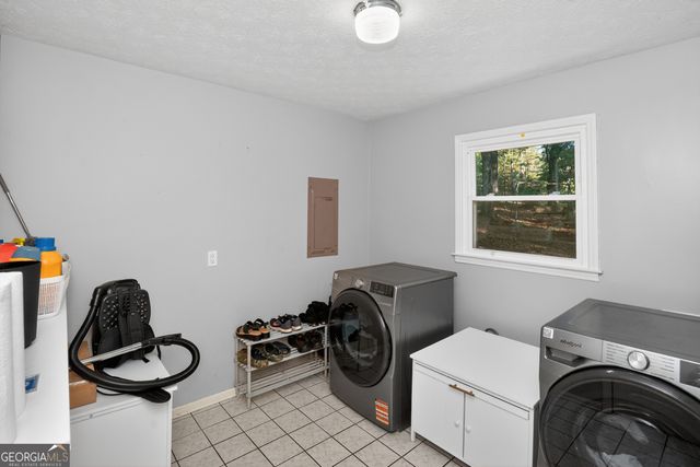 662 Highway 18 W, Barnesville, GA 30204