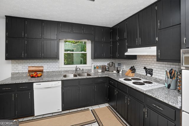 662 Highway 18 W, Barnesville, GA 30204