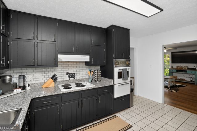 662 Highway 18 W, Barnesville, GA 30204