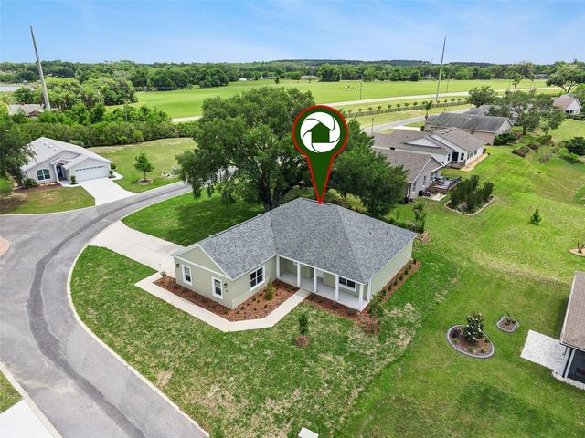 100 FAIRWAY CIRCLE, Umatilla, FL 32784