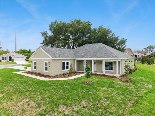 100 FAIRWAY CIRCLE, Umatilla, FL 32784