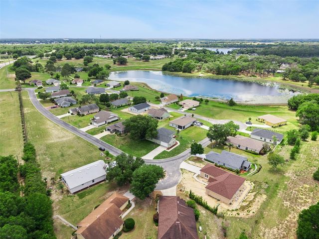 100 FAIRWAY CIRCLE, Umatilla, FL 32784
