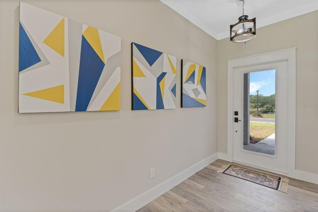 100 FAIRWAY CIRCLE, Umatilla, FL 32784