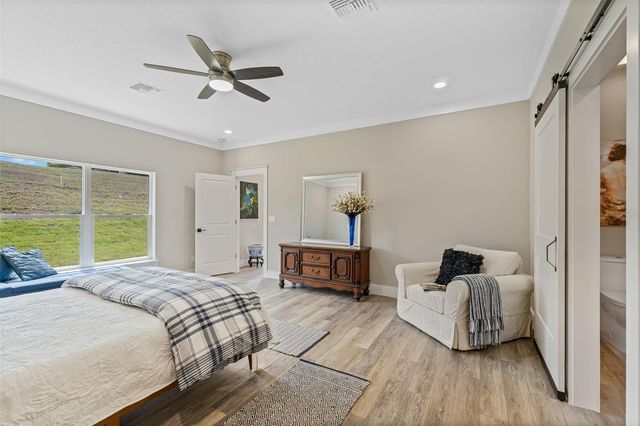 100 FAIRWAY CIRCLE, Umatilla, FL 32784