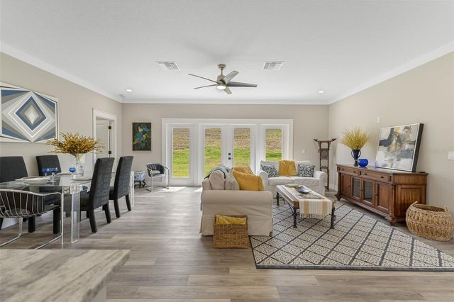 100 FAIRWAY CIRCLE, Umatilla, FL 32784