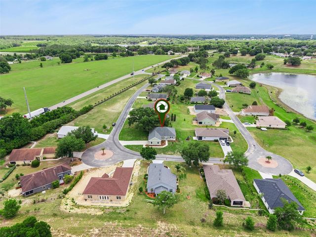 100 FAIRWAY CIRCLE, Umatilla, FL 32784