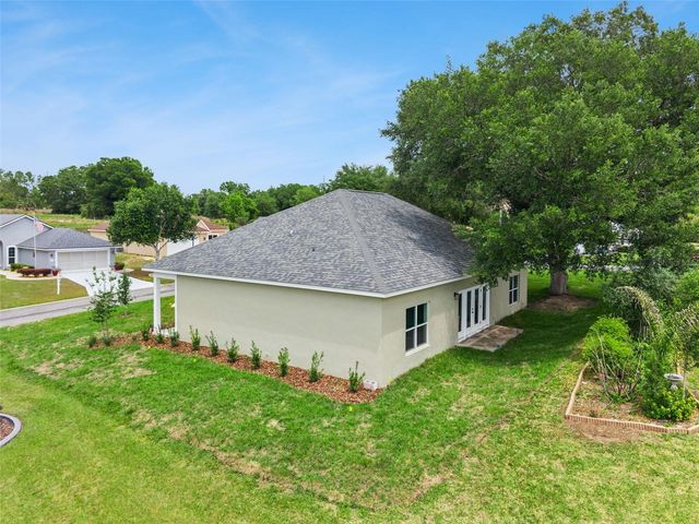 100 FAIRWAY CIRCLE, Umatilla, FL 32784