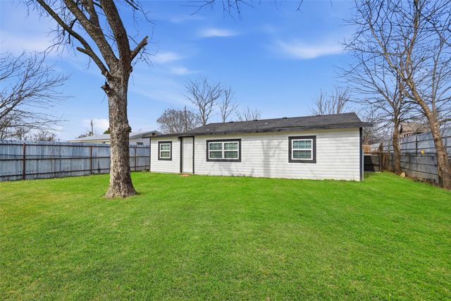 1100 SE 9th Street, Mineral Wells, TX 76067