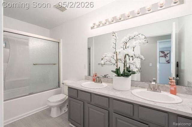 8406 Sherwood Drive, Grand Blanc, MI 48439