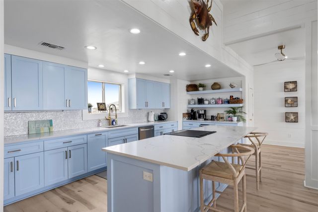 696 Villa Drive, Crystal Beach, TX 77650