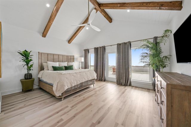 696 Villa Drive, Crystal Beach, TX 77650