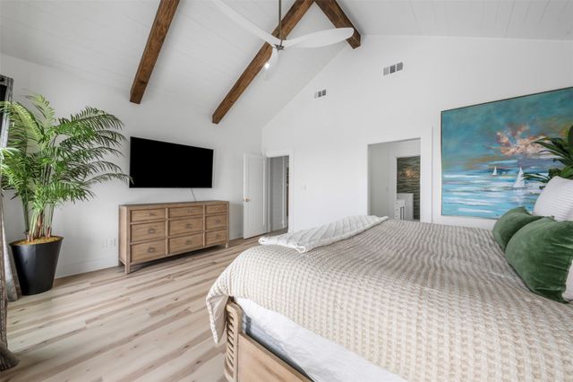 696 Villa Drive, Crystal Beach, TX 77650