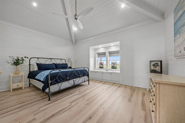 696 Villa Drive, Crystal Beach, TX 77650