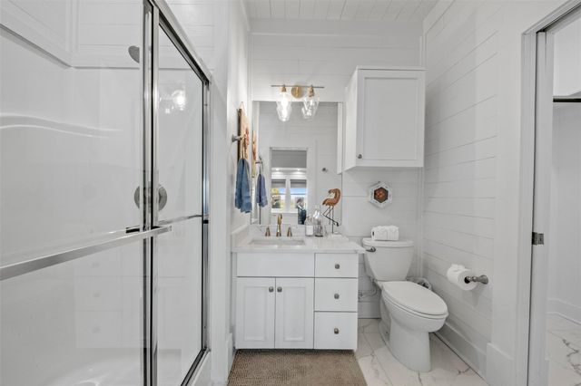 696 Villa Drive, Crystal Beach, TX 77650