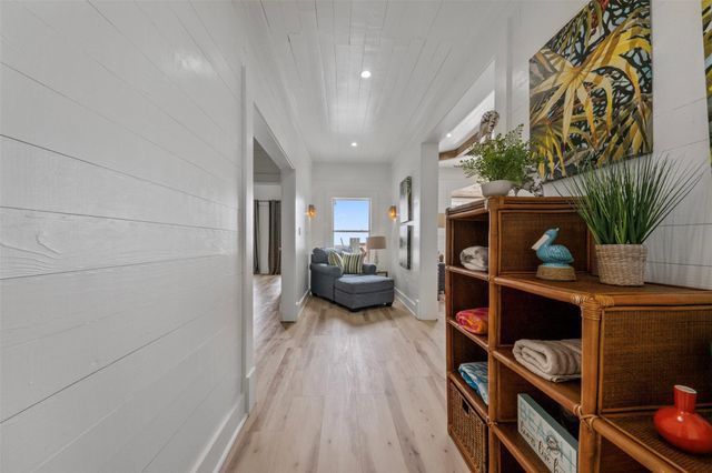 696 Villa Drive, Crystal Beach, TX 77650