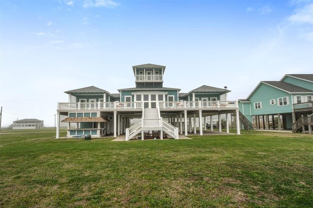 696 Villa Drive, Crystal Beach, TX 77650