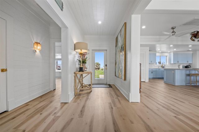 696 Villa Drive, Crystal Beach, TX 77650