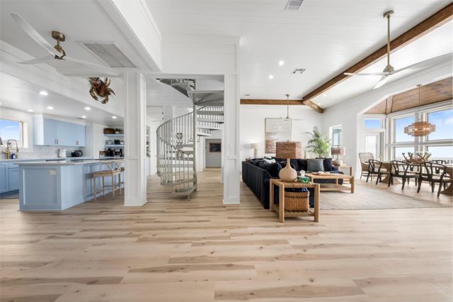 696 Villa Drive, Crystal Beach, TX 77650