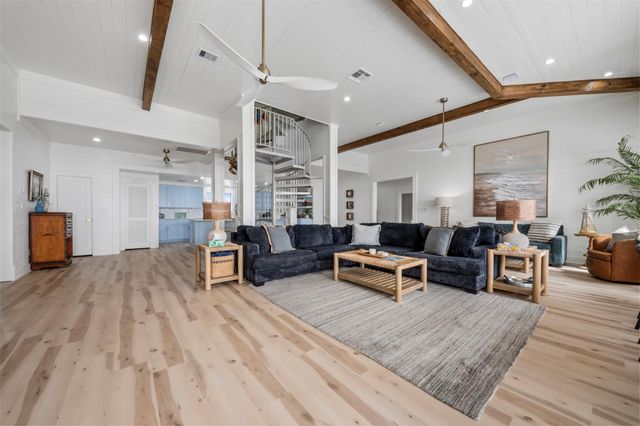 696 Villa Drive, Crystal Beach, TX 77650