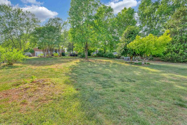 823 Indian Trail Run, Inman, SC 29349