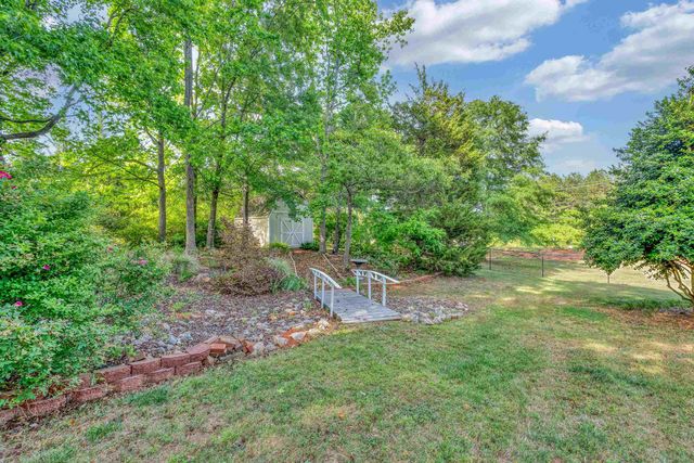 823 Indian Trail Run, Inman, SC 29349