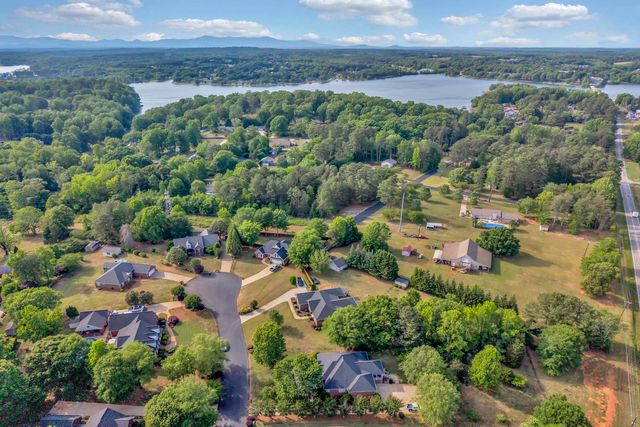 823 Indian Trail Run, Inman, SC 29349