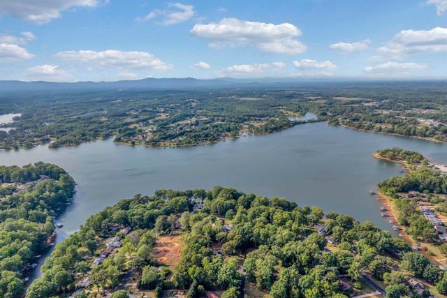 823 Indian Trail Run, Inman, SC 29349