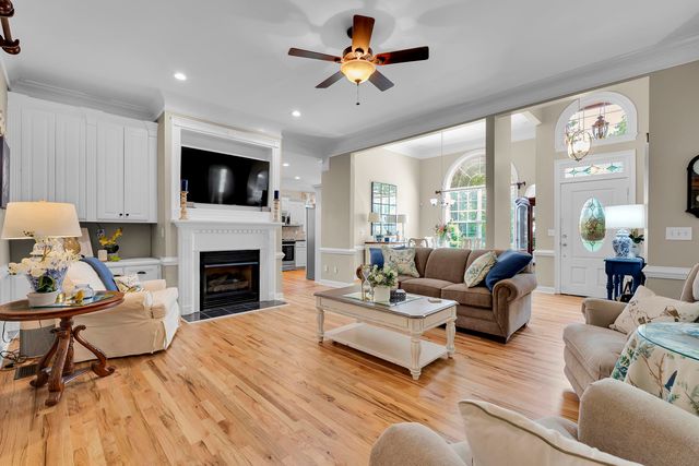 823 Indian Trail Run, Inman, SC 29349