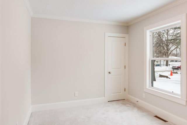 4158 Zane Avenue N, Robbinsdale, MN 55422