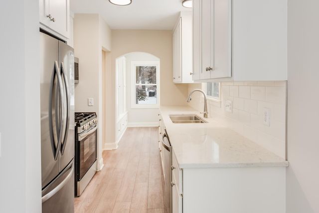 4158 Zane Avenue N, Robbinsdale, MN 55422