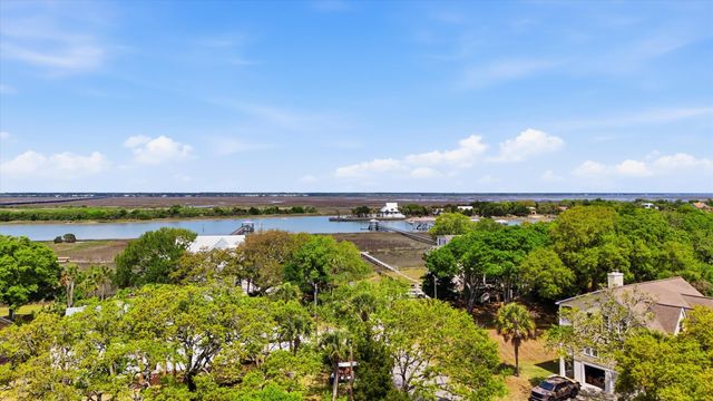 37 21st Avenue, Isle Of Palms, SC 29451
