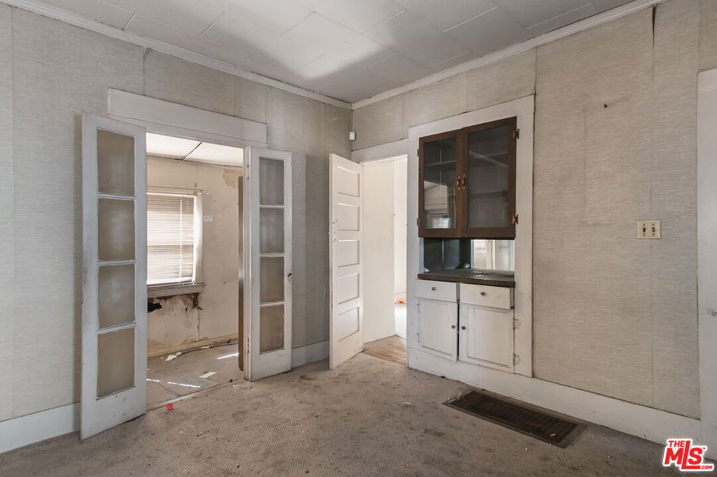 Image 8 of property listing at 6541 Regent Street, Huntington Park, CA 90255