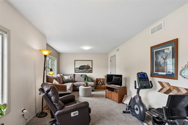 801 N Kenwood Boulevard, Indianola, IA 50125