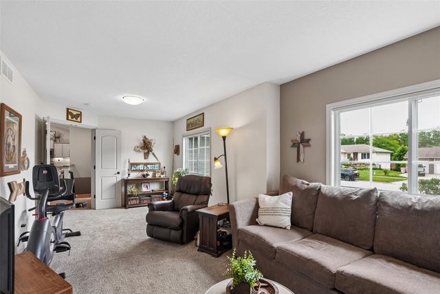 801 N Kenwood Boulevard, Indianola, IA 50125