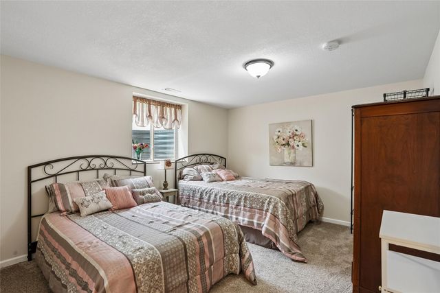 801 N Kenwood Boulevard, Indianola, IA 50125