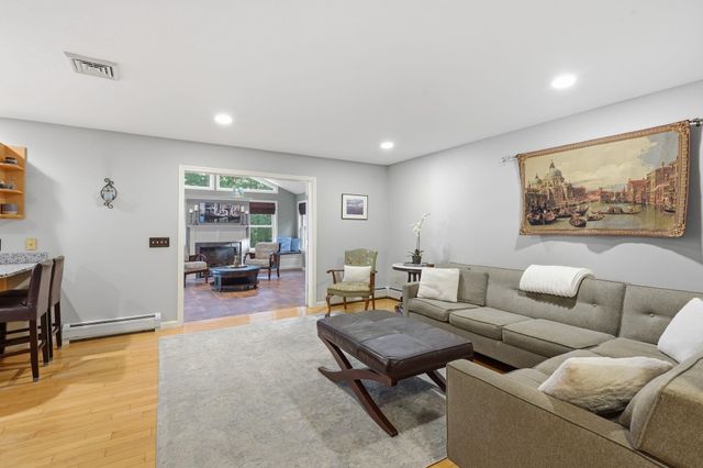 19 Tamarack Lane, Amherst, NH 03031