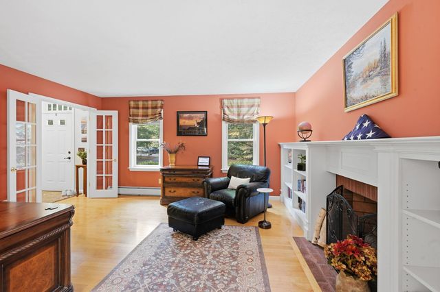 19 Tamarack Lane, Amherst, NH 03031